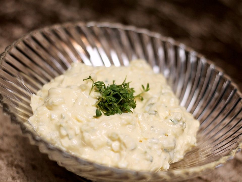 Eiersalat ohne Mayonnaise, mit fettarmem Frischkäse von Annkali| Chefkoch