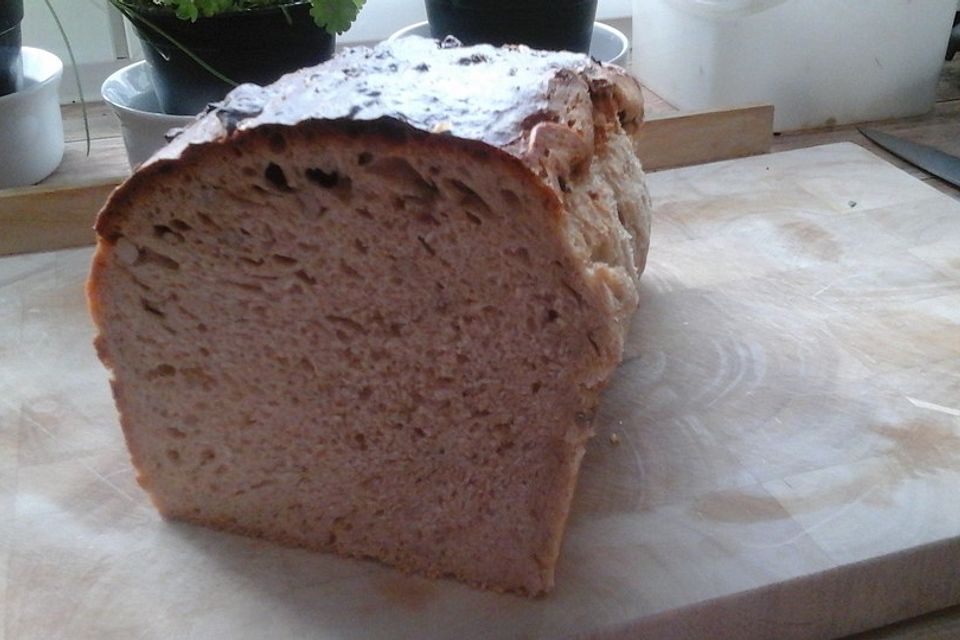 Zwiebel-Speck-Brot mit Sauerteig