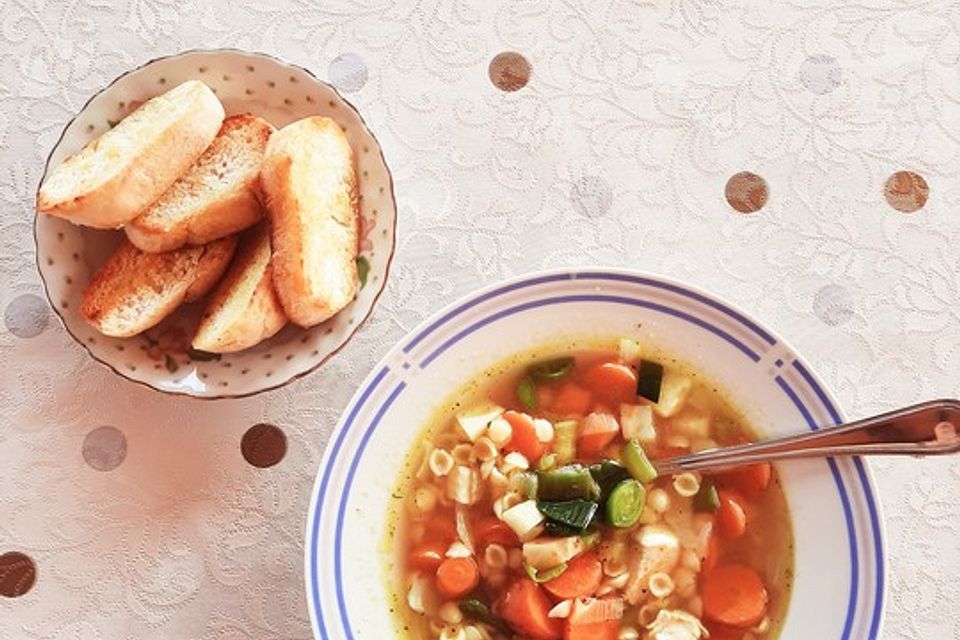 Schnelle Hühnersuppe Schnelle Hühnersuppe