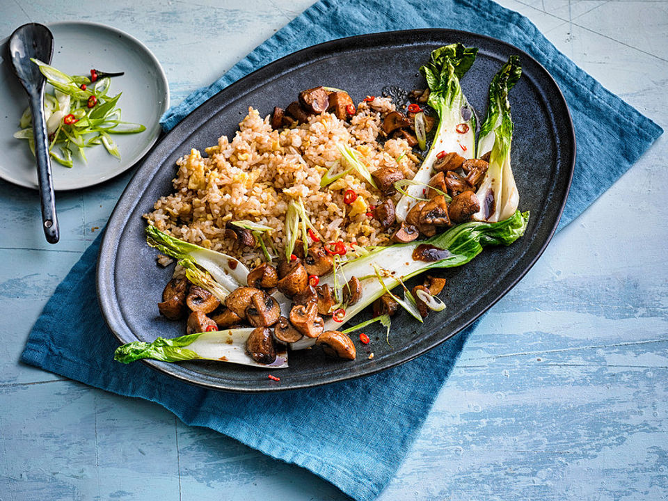 Bratreis mit Champignons und Pak Choi