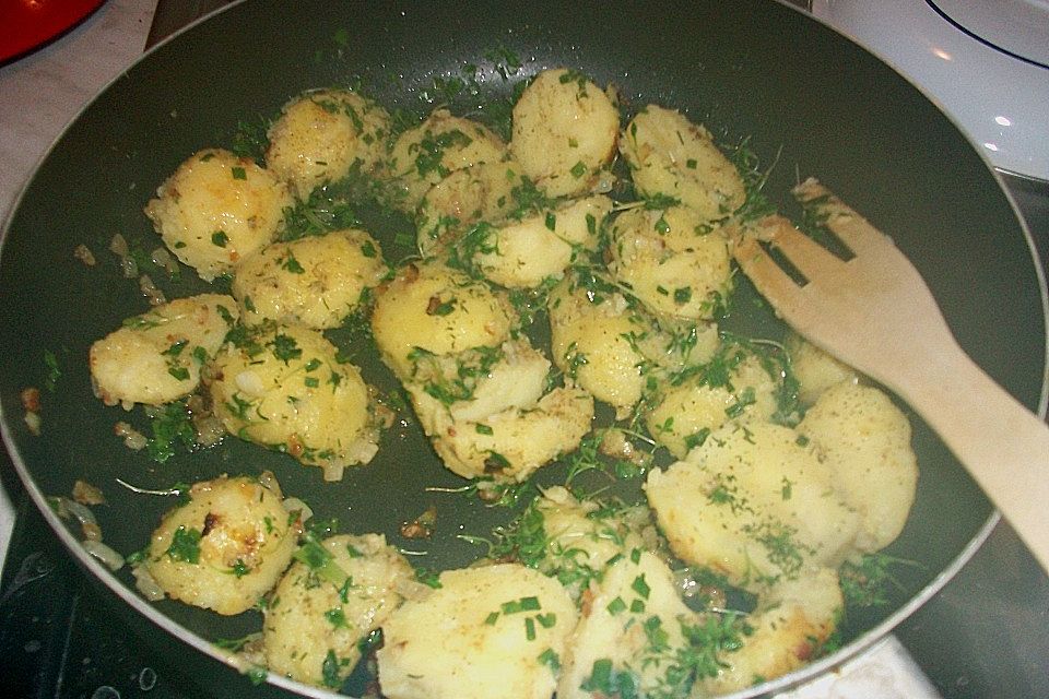 Überbackene Kräuterkartoffeln Überbackene Kräuterkartoffeln