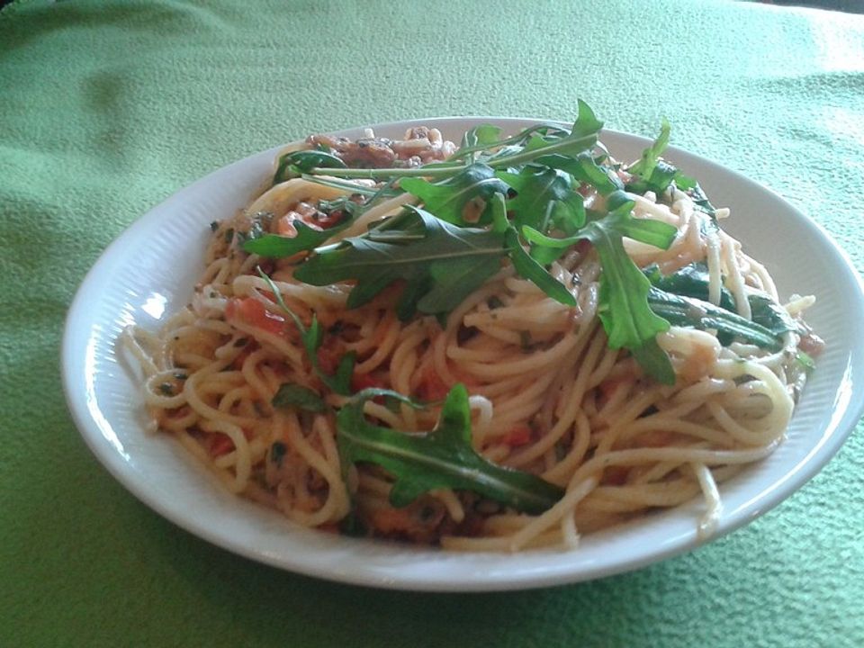 Nudeln mit Rucola, Röstzwiebeln und Tomaten von Verena_28| Chefkoch