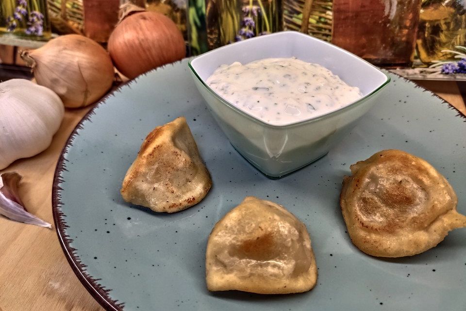 Schmandsauce zu Pelmeni