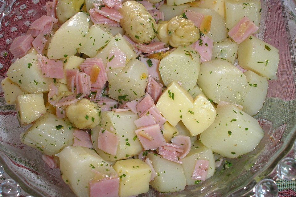 Spargelsalat mit Schinken und Käse