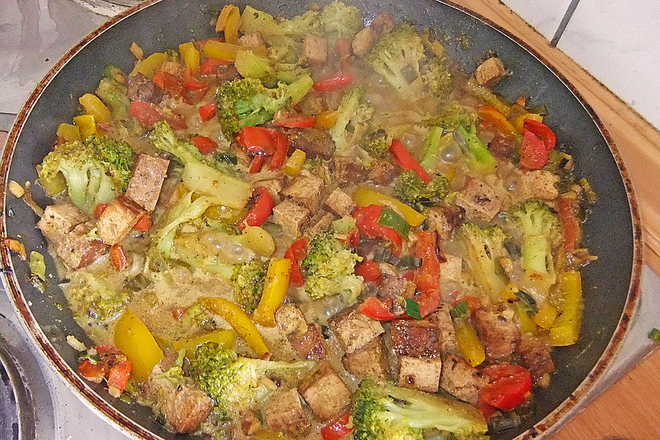 Buntes Gemüse mit Tofu