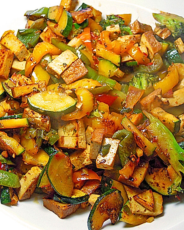 Buntes Gemüse mit Tofu