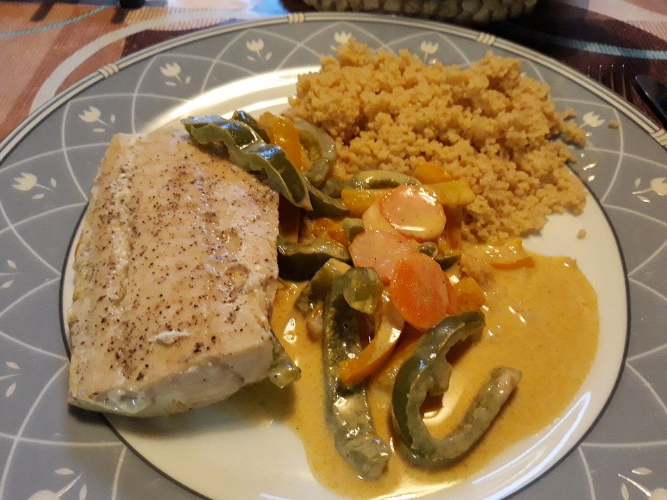 Lachs mit Couscous und Paprikagemüse von Foodfan-fisch| Chefkoch