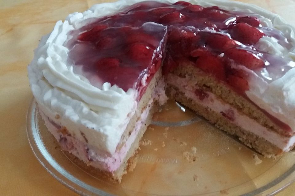 Erdbeer-Quark-Torte