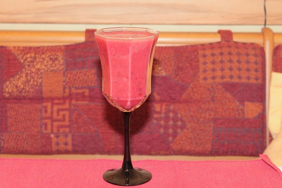 Jostabeeren-Limetten-Smoothie