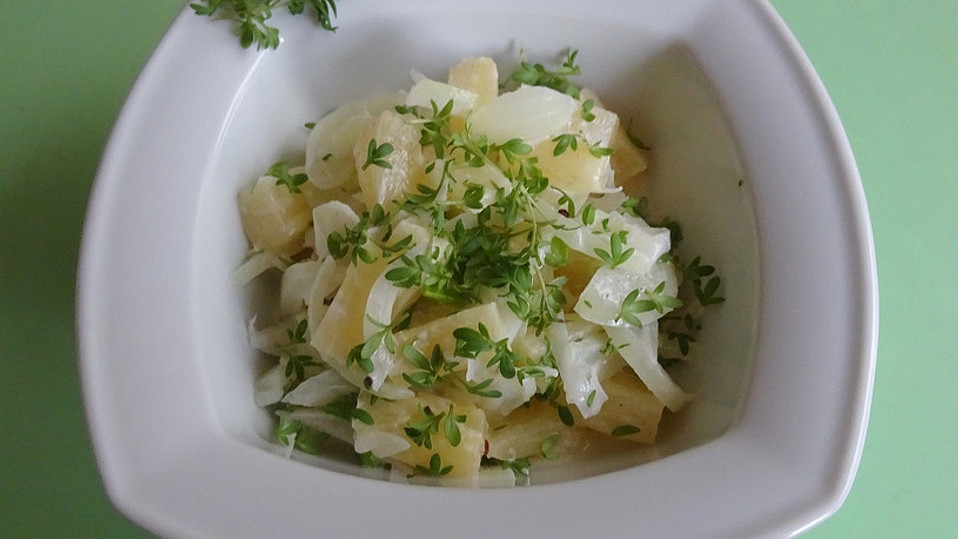 Ananas - Zwiebel - Salat von knubbelfurt