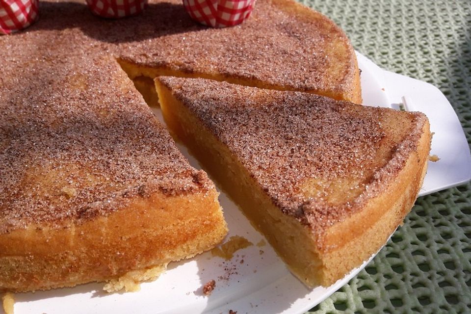 Apfel-Vanille-Amaretto-Puddingkuchen