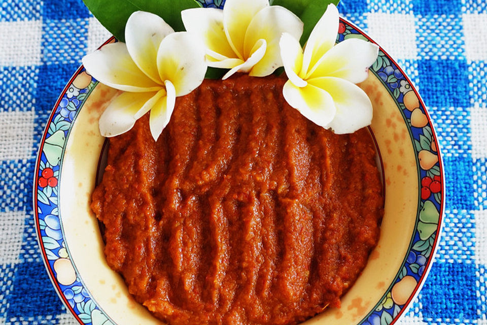 Mittelscharfes würziges Räuber-Sambal 'Taman Griya 1'