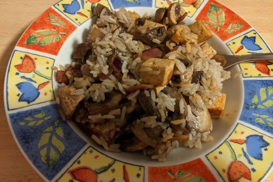 Reis mit Champignons und Tofu