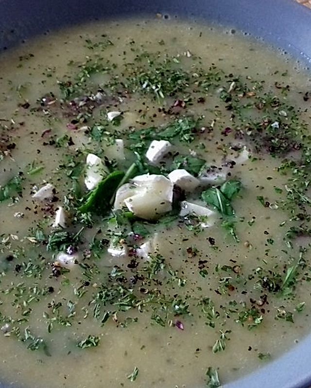 Sellerie-Kartoffel-Birnen-Suppe