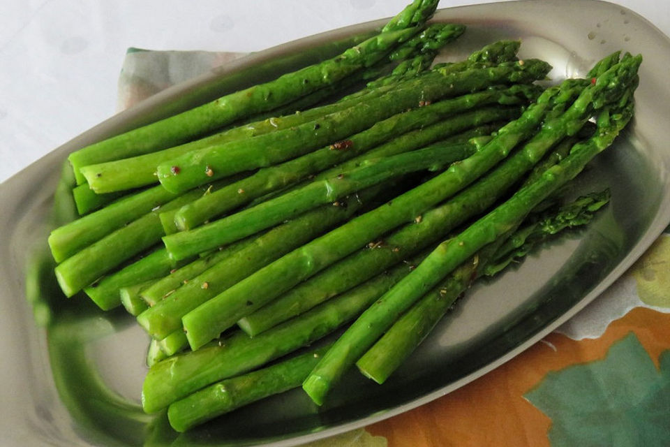 Grüner Spargel, gebraten