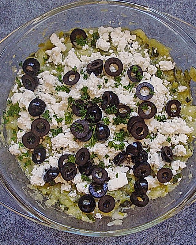 Zucchinipüree mit Oliven und Feta