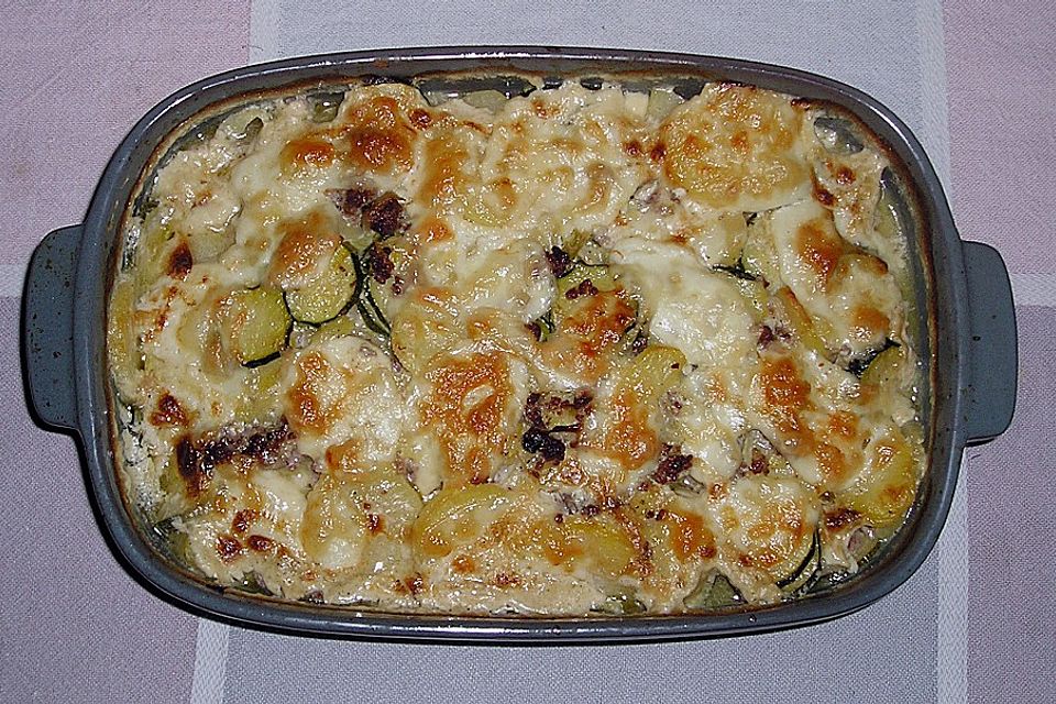 Kartoffel - Zucchini - Porree - Auflauf mit Hack