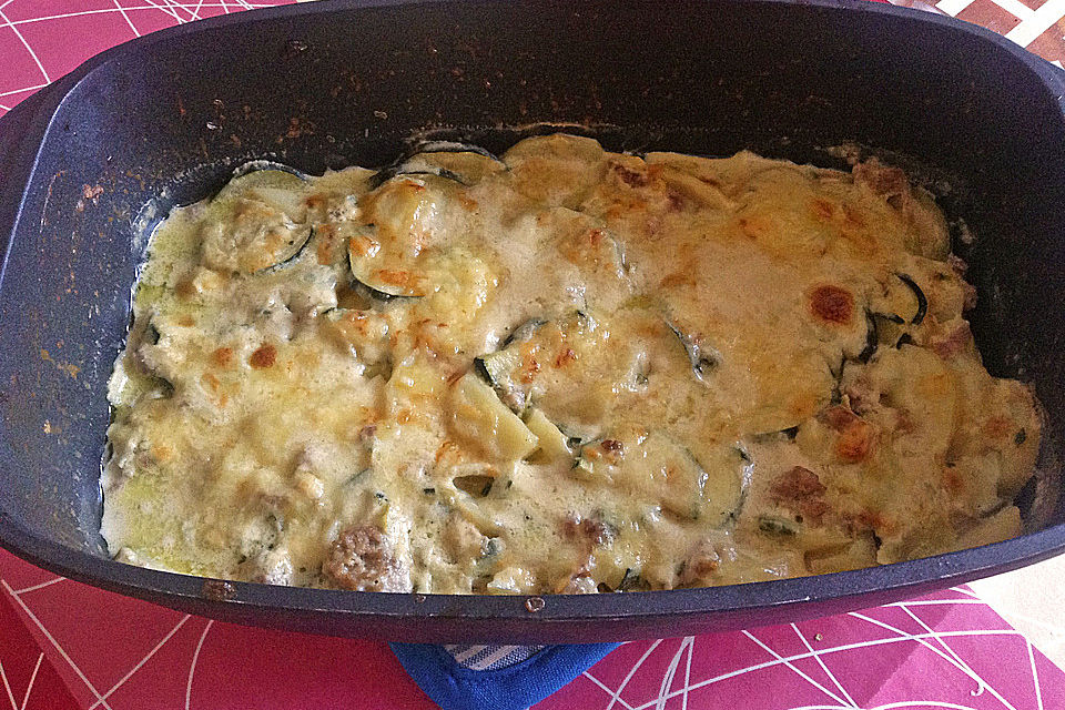 Kartoffel - Zucchini - Porree - Auflauf mit Hack