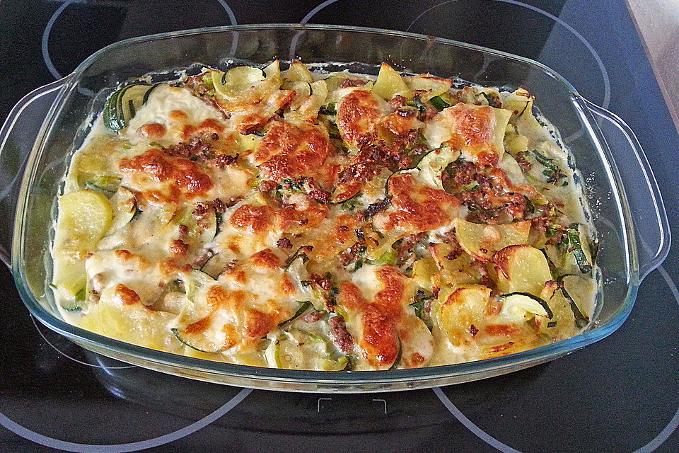 Kartoffel - Zucchini - Porree - Auflauf mit Hack