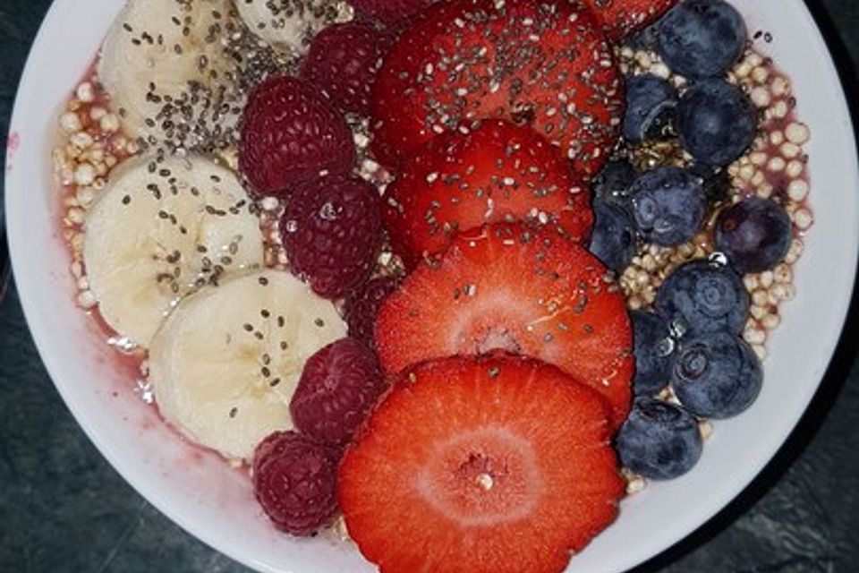 Rote Smoothie Bowl