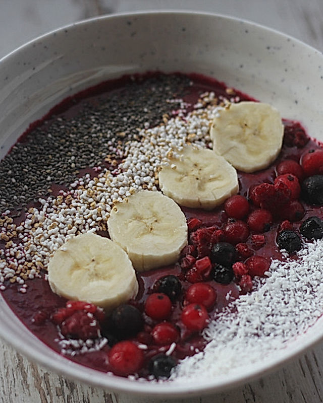 Rote Smoothie Bowl
