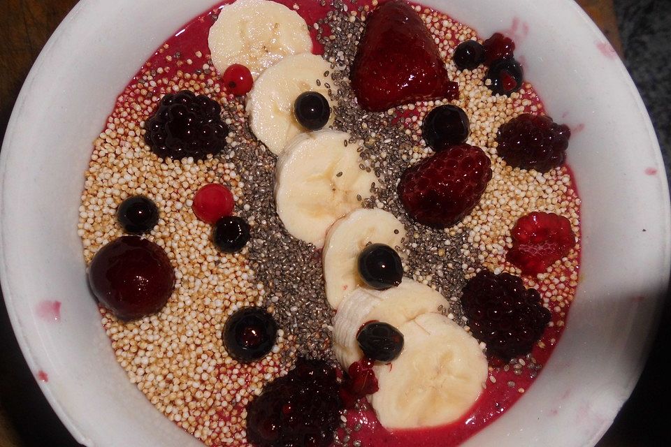 Rote Smoothie Bowl