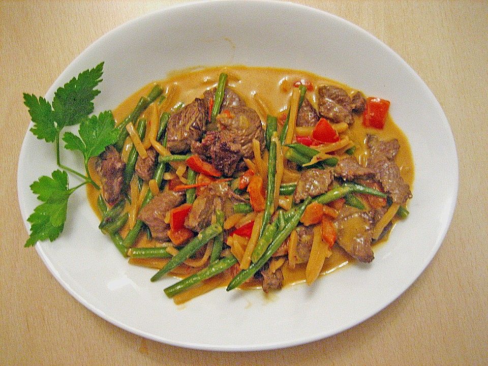 Rindfleisch in Kokosmilch mit rotem Curry von Schneggsche| Chefkoch