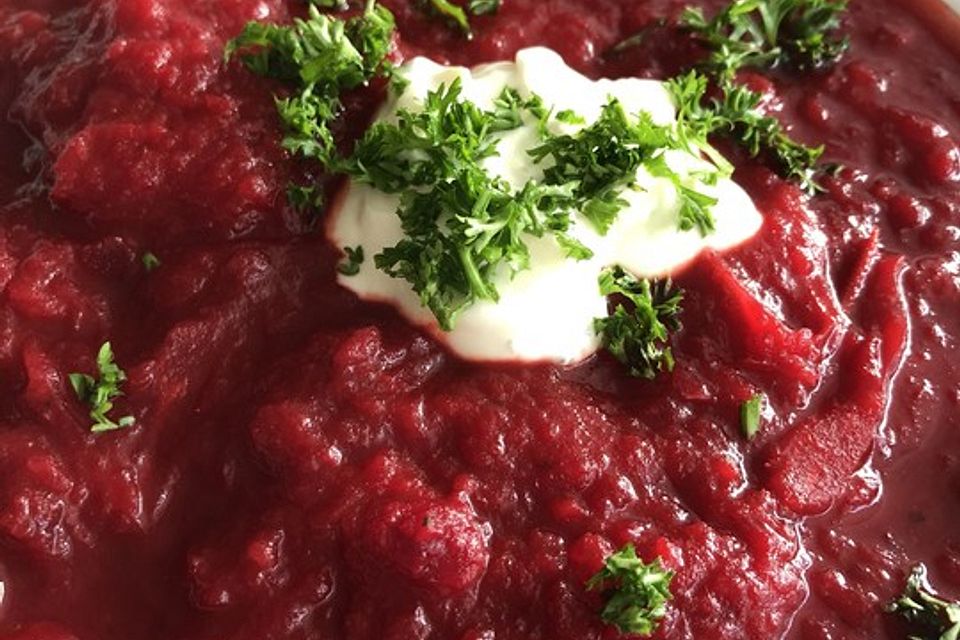 Sauerkraut-Rote-Bete-Suppe