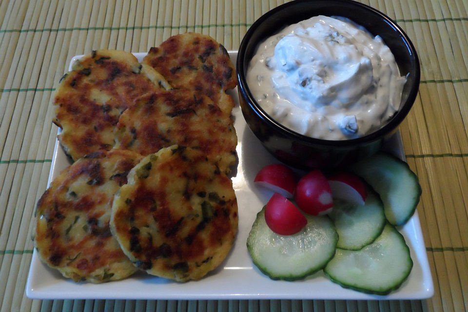 Kartoffeltaler mit Kräuterquark - leichtes Abendbrot