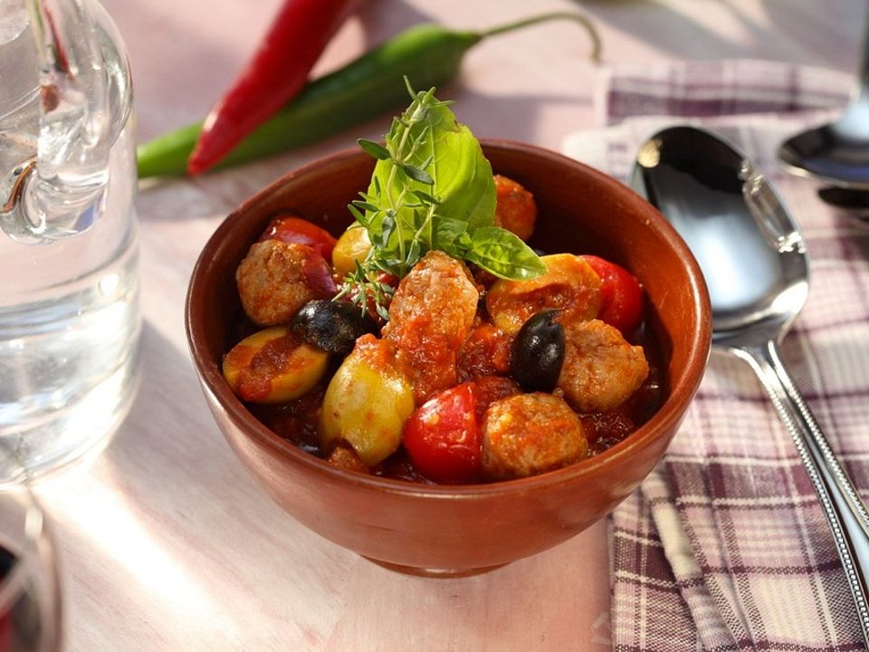 Hackbällchen mit Tomaten und Oliven von Guido-Weber| Chefkoch