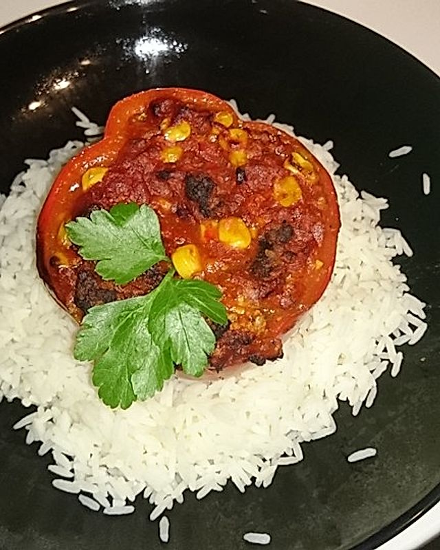 Gefüllte Paprika mit Chili con Carne