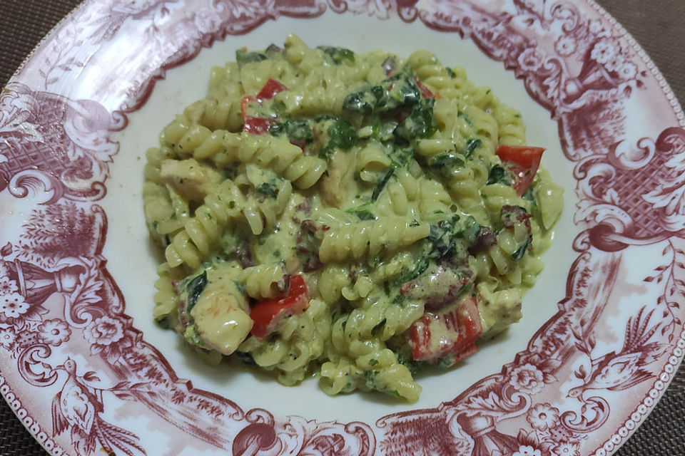 Hühnchen-Bacon-Pesto-Pasta