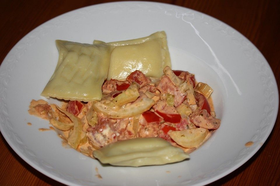 Maultaschen mit Fenchel-Tomaten-Sauce