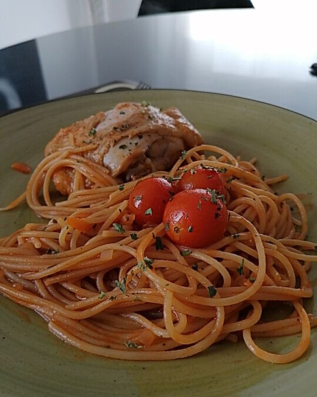 Spaghetti mit Hähnchenfleisch