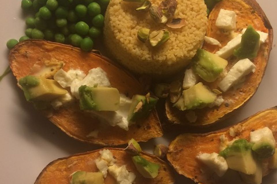 Süßkartoffel-Toast mit Feta und Avocado