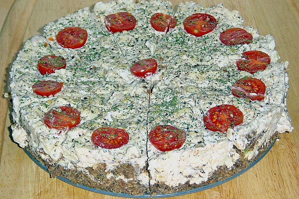 Camembert-Torte mit Tomaten