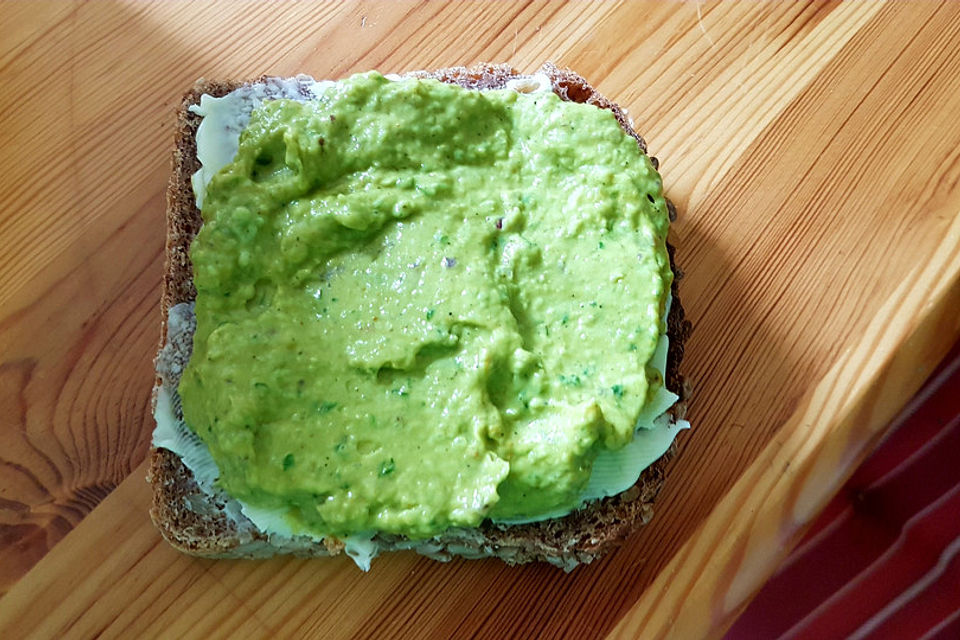 Avocadocreme mit Kurkuma und Petersilie