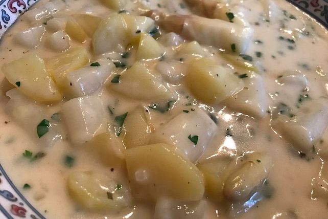 Blumenkohl mit Hackbällchen und Kartoffeln in heller Soße von Lelmine ...