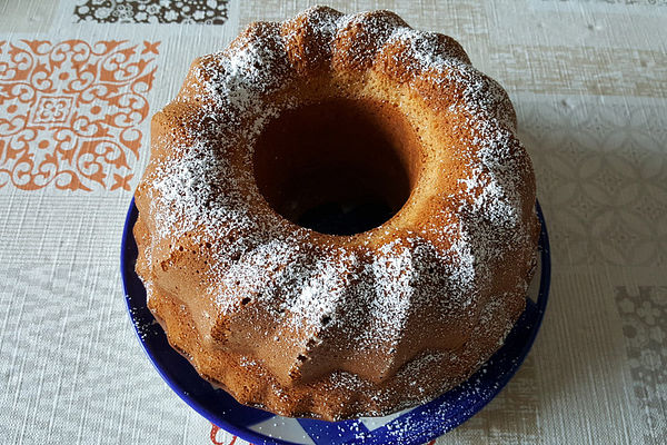 Saftiger Eierlikörkuchen von mawe | Chefkoch