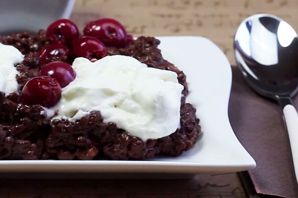 Schoko-Milchreis mit Kirschen