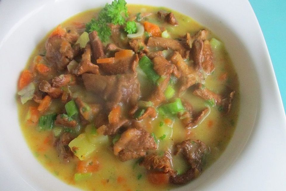 Pilzsuppe mit Gemüse