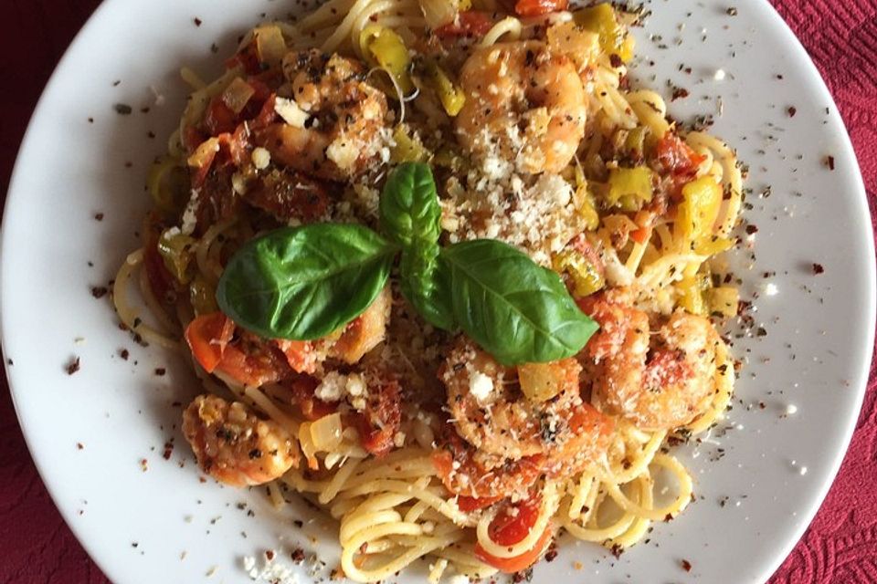 Linguine mit Kirschtomaten und Garnelen