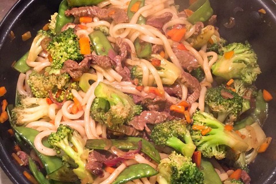 Beef Stir Fry mit Udon Nudeln