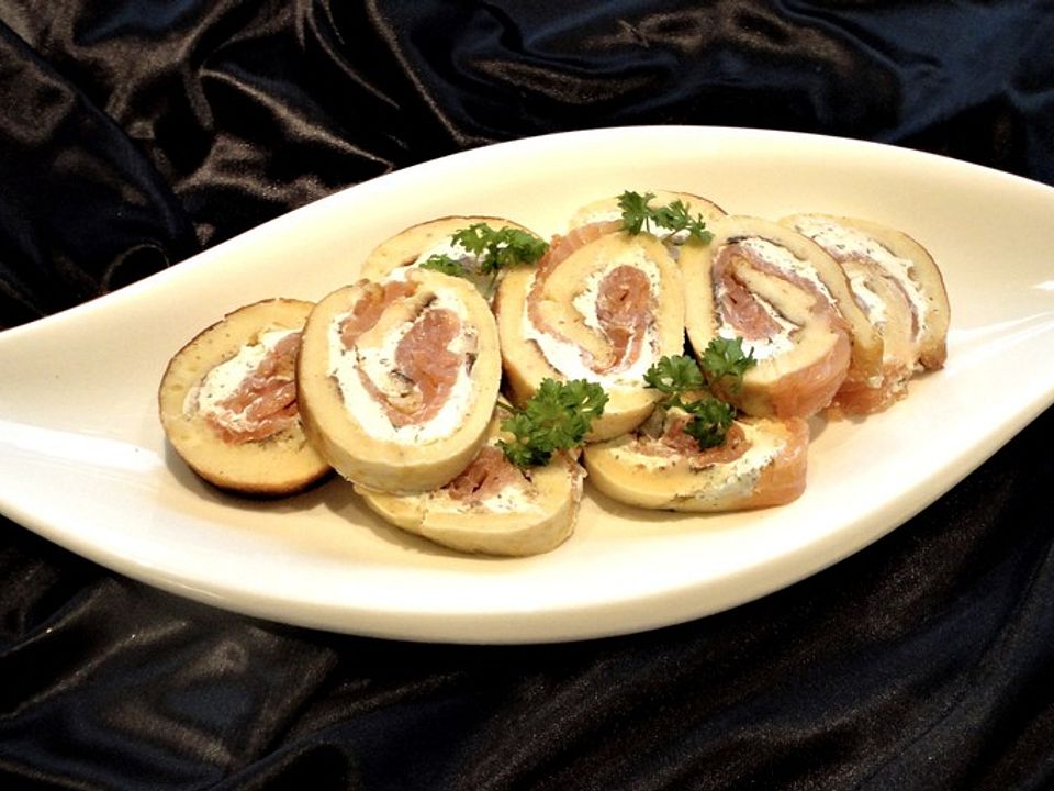 Pfannkuchenröllchen mit Lachs à la Gabi von gabriele9272| Chefkoch