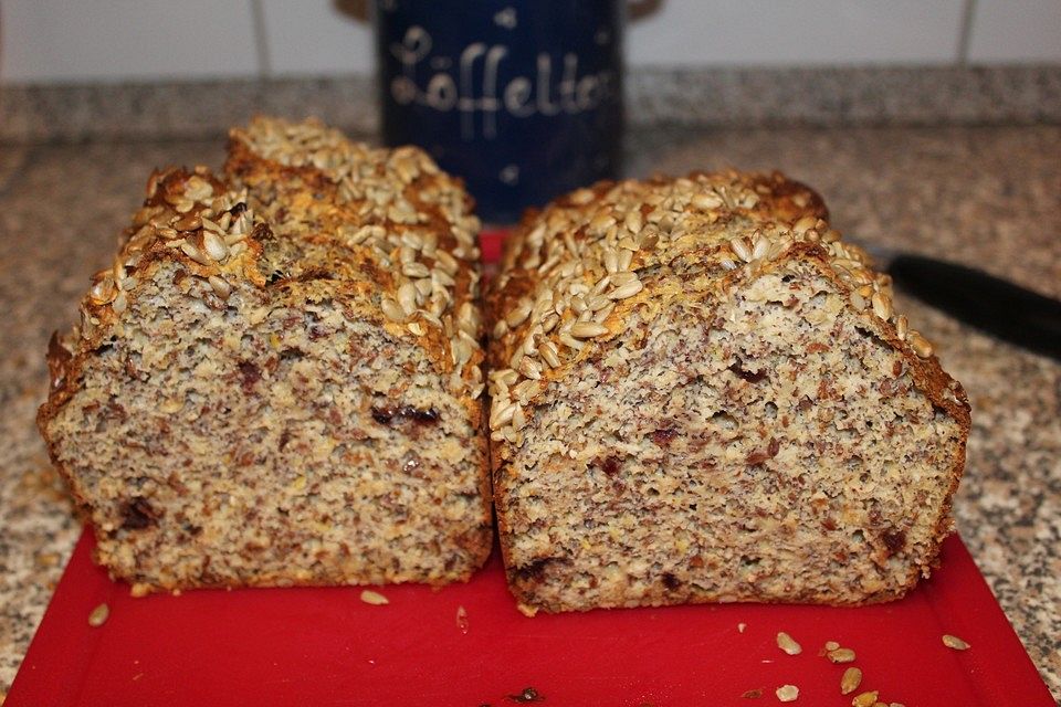 Eiweißbrot mit Mandeln