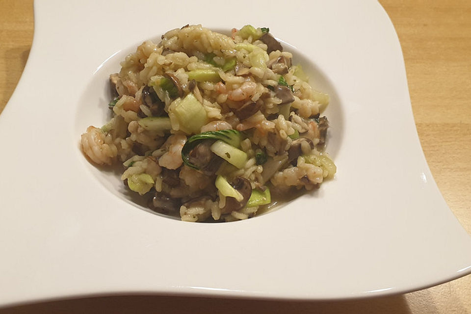 Pilzrisotto mit Mangold, Kräuterseitlingen und Garnelen