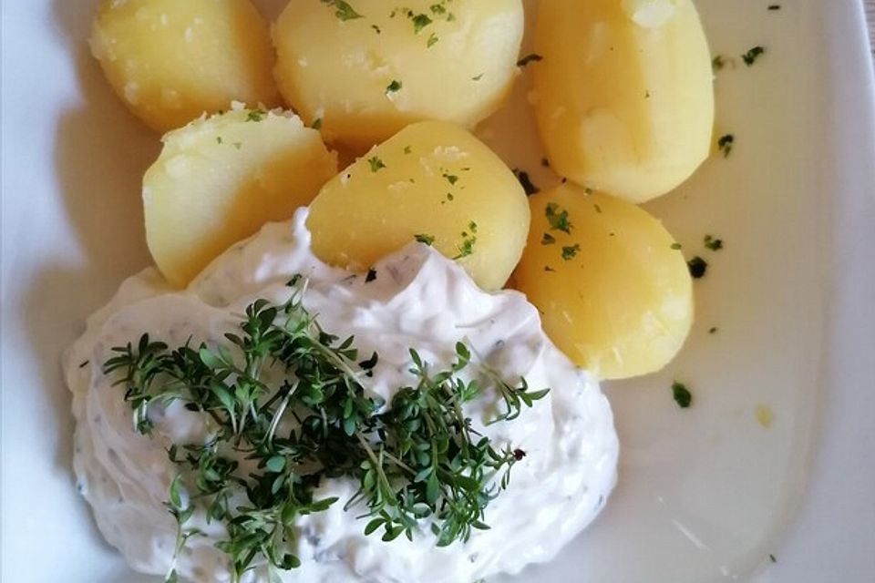 Kräuterquark mit Kresse und Oregano