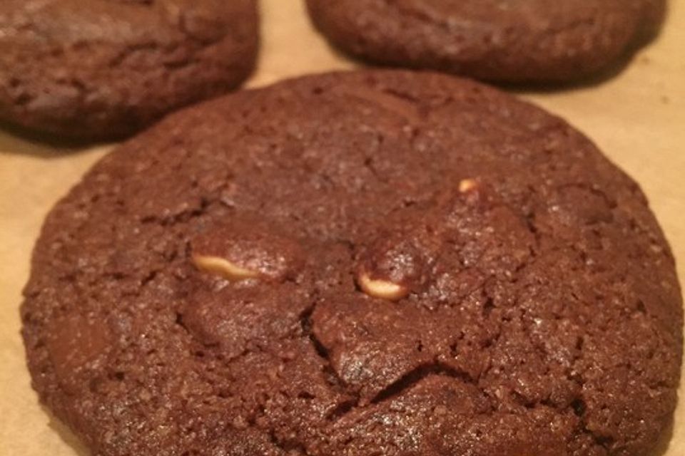 Brownie-Cookies mit Erdnüssen