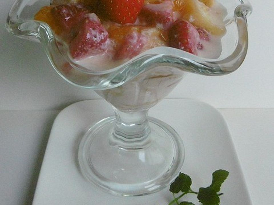Obstsalat mit Erdbeeren und Ananas von momu17| Chefkoch