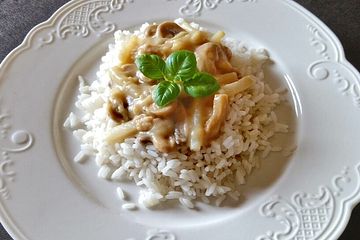 Reis mit veganer Champignon-Spargel-Sauce